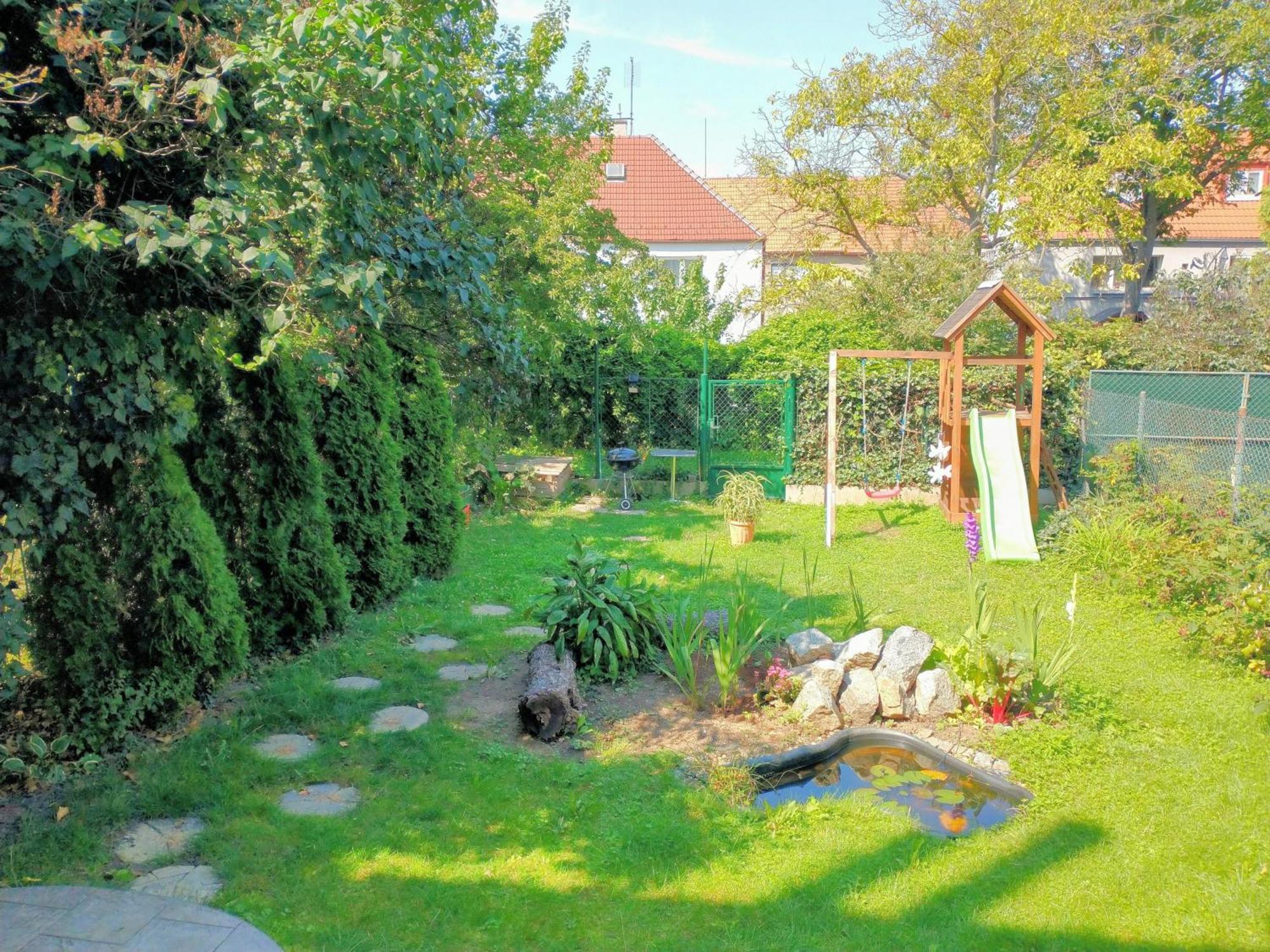 Appartement Duplex With Garden à Prague Extérieur photo